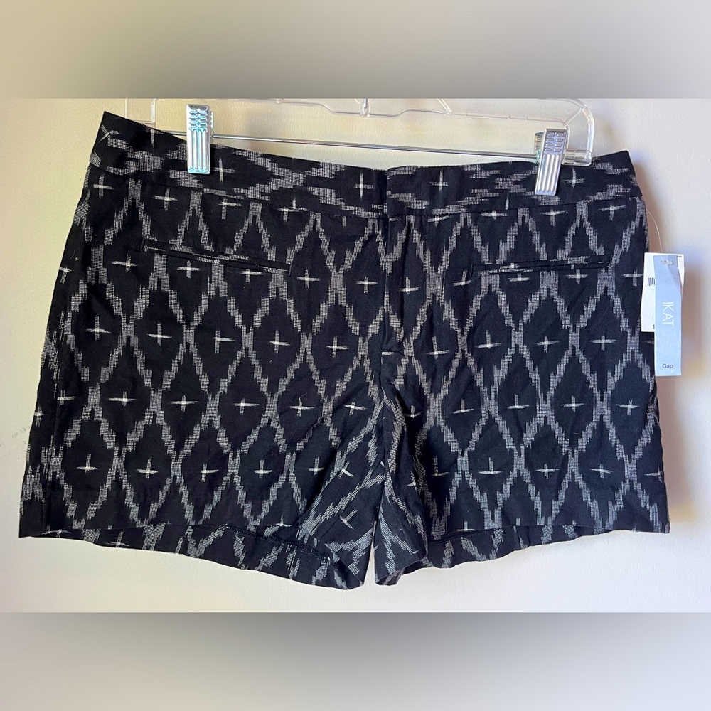 NWT Gap Black Ikat Shorts | Size 6 | Clean Front Shorts 3.5’’ Inseam 100% Cotton